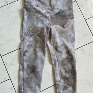 MonoB set leggings and tank size small